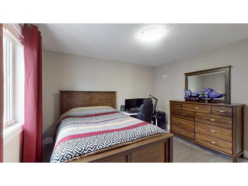 262 Prospect Drive, Fort Mcmurray, AB - Indoor Photo Showing Bedroom