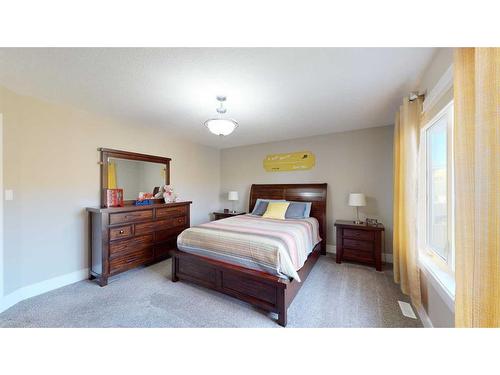 262 Prospect Drive, Fort Mcmurray, AB - Indoor Photo Showing Bedroom