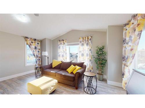 262 Prospect Drive, Fort Mcmurray, AB - Indoor Photo Showing Living Room