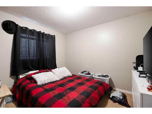 197 Crown Creek Lane, Fort Mcmurray, AB - Indoor Photo Showing Bedroom