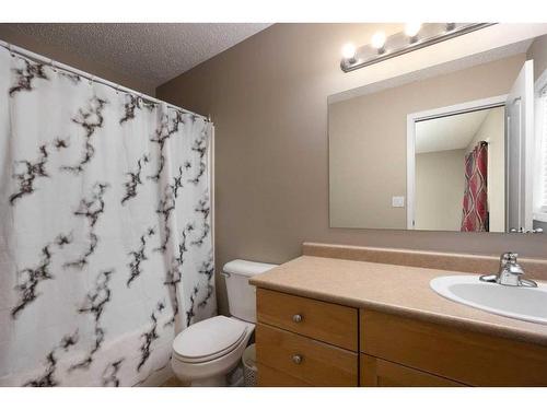 197 Crown Creek Lane, Fort Mcmurray, AB - Indoor Photo Showing Bathroom