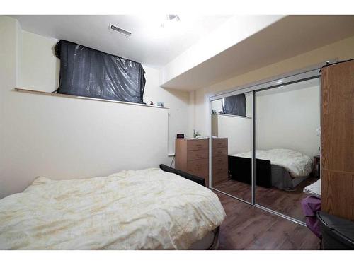 197 Crown Creek Lane, Fort Mcmurray, AB - Indoor Photo Showing Bedroom