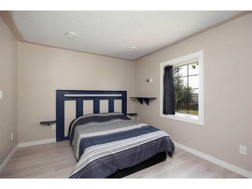 392 Grenfell Crescent, Fort Mcmurray, AB - Indoor Photo Showing Bedroom