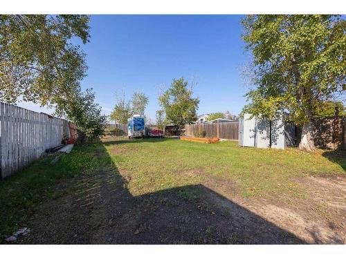 392 Grenfell Crescent, Fort Mcmurray, AB - Outdoor With Backyard