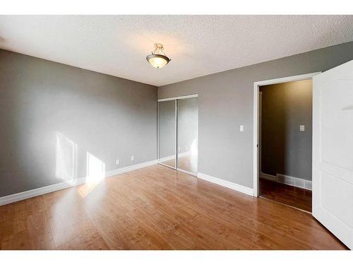 174 Oaks Crescent, Fort Mcmurray, AB - Indoor Photo Showing Other Room