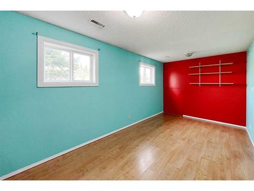 174 Oaks Crescent, Fort Mcmurray, AB - Indoor Photo Showing Other Room