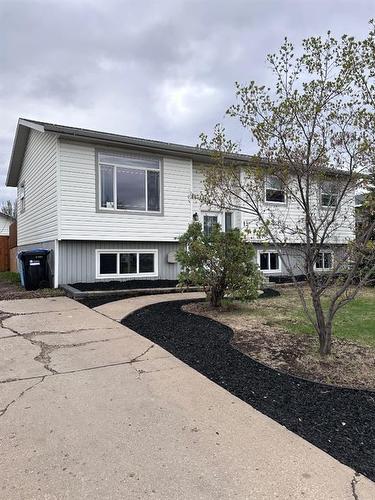 174 Oaks Crescent, Fort Mcmurray, AB - Outdoor