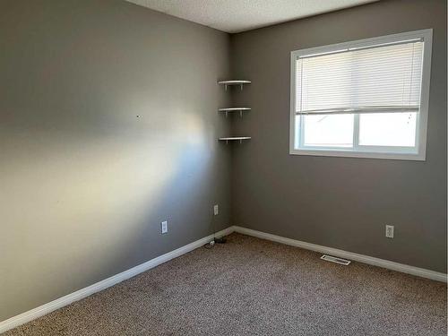 138 Galt Place, Fort Mcmurray, AB - Indoor Photo Showing Other Room