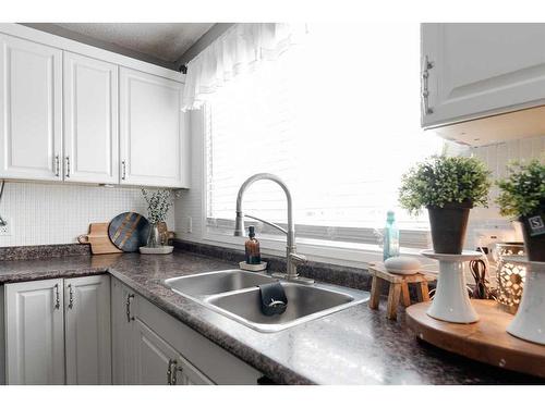 134 Wallace Place, Fort Mcmurray, AB - Indoor Photo Showing Kitchen With Double Sink