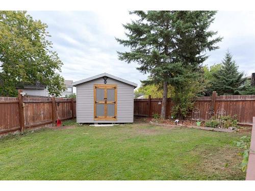 134 Wallace Place, Fort Mcmurray, AB - Outdoor With Backyard