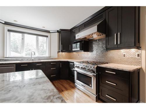 157 Tundra Drive, Fort Mcmurray, AB - Indoor Photo Showing Kitchen With Upgraded Kitchen