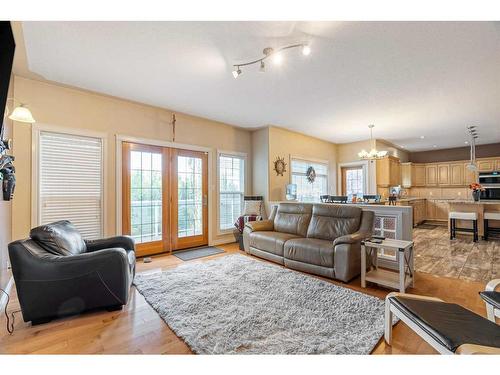 120 Philpott Bay, Fort Mcmurray, AB - Indoor Photo Showing Living Room