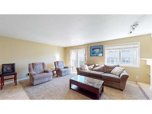 49-220 Swanson Crescent, Fort Mcmurray, AB - Indoor Photo Showing Living Room