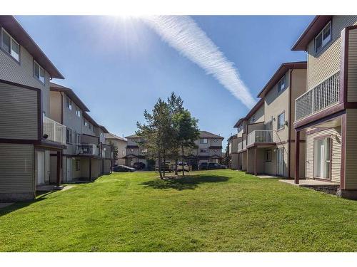 49-220 Swanson Crescent, Fort Mcmurray, AB - Outdoor With Exterior