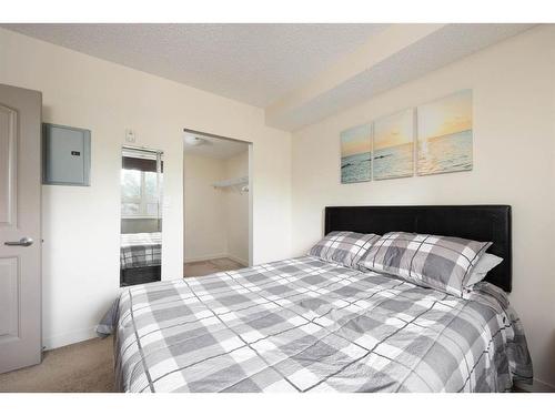 1216-204 Sparrow Hawk Drive, Fort Mcmurray, AB - Indoor Photo Showing Bedroom