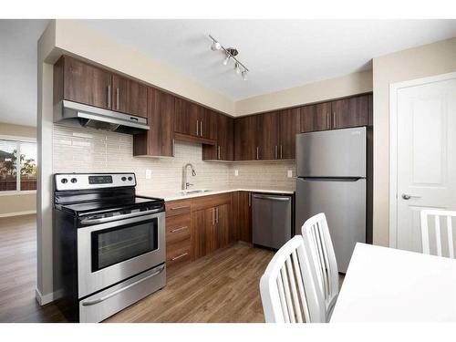 27-711 Beaconhill Drive, Fort Mcmurray, AB - Indoor Photo Showing Kitchen