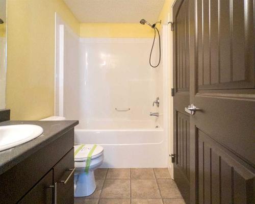 1210-135A Sandpiper Road, Fort Mcmurray, AB - Indoor Photo Showing Bathroom