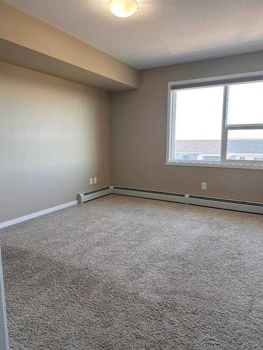 338-201 Abasand Drive, Fort Mcmurray, AB - Indoor Photo Showing Other Room