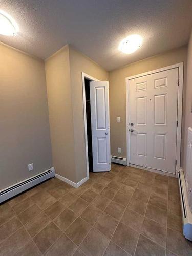 338-201 Abasand Drive, Fort Mcmurray, AB - Indoor Photo Showing Other Room