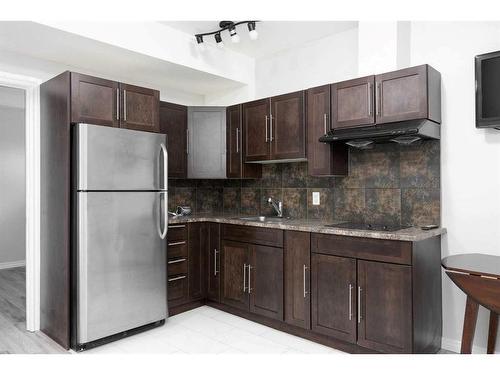 231 Merganser Crescent, Fort Mcmurray, AB - Indoor Photo Showing Kitchen