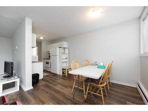 003-13 Clearwater Crescent, Fort Mcmurray, AB - Indoor Photo Showing Dining Room