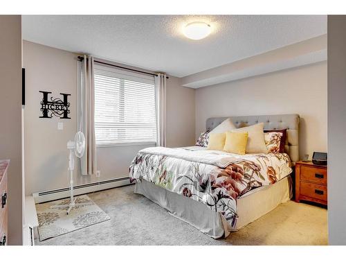 3114-135C Sandpiper Road, Fort Mcmurray, AB - Indoor Photo Showing Bedroom