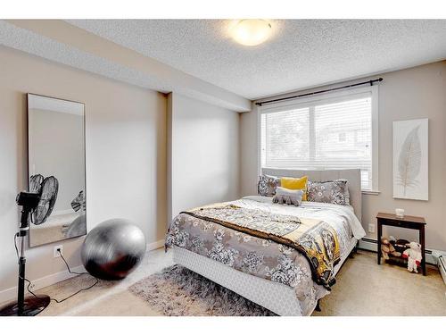 3114-135C Sandpiper Road, Fort Mcmurray, AB - Indoor Photo Showing Bedroom