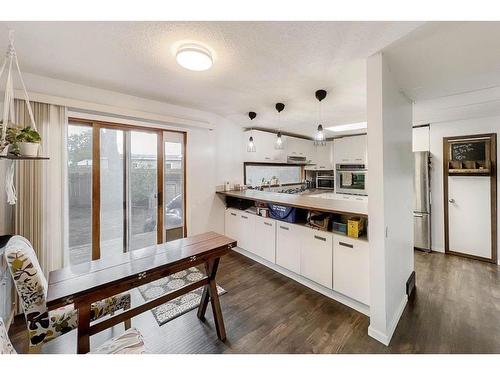 160 Cowley Bay, Fort Mcmurray, AB - Indoor Photo Showing Kitchen