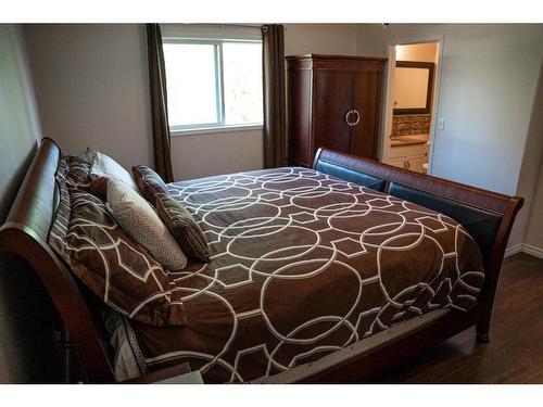 233 Barber Drive, Fort Mcmurray, AB - Indoor Photo Showing Bedroom