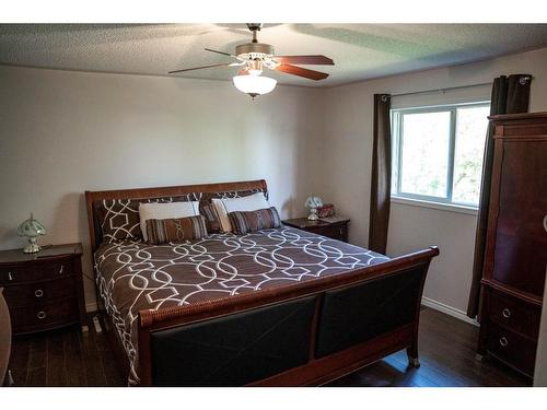 233 Barber Drive, Fort Mcmurray, AB - Indoor Photo Showing Bedroom