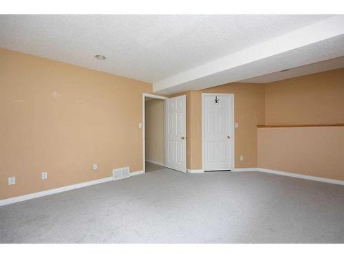 233 Barber Drive, Fort Mcmurray, AB - Indoor Photo Showing Other Room