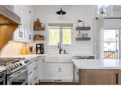 167 Peterson Lane, Fort Mcmurray, AB - Indoor Photo Showing Kitchen With Upgraded Kitchen