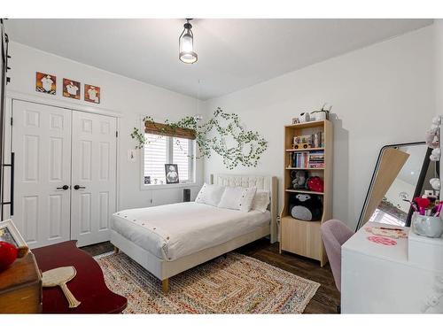 167 Peterson Lane, Fort Mcmurray, AB - Indoor Photo Showing Bedroom