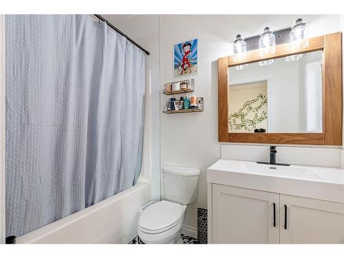 167 Peterson Lane, Fort Mcmurray, AB - Indoor Photo Showing Bathroom