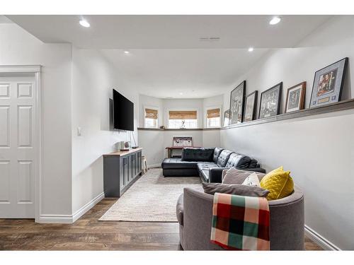 167 Peterson Lane, Fort Mcmurray, AB - Indoor Photo Showing Living Room