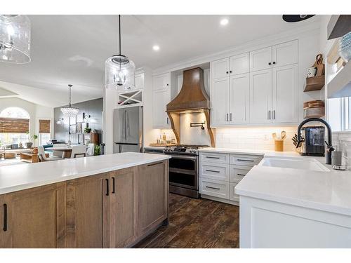 167 Peterson Lane, Fort Mcmurray, AB - Indoor Photo Showing Kitchen With Upgraded Kitchen