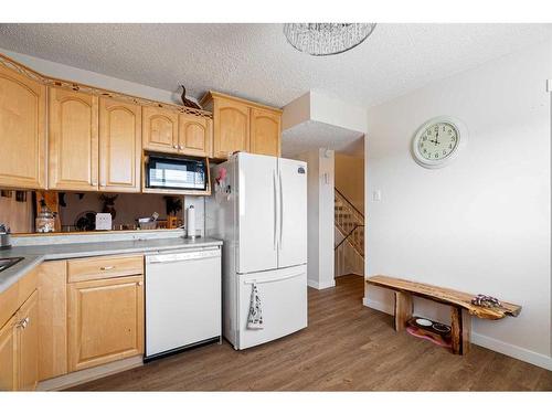 134-400 Silin Forest Road, Fort Mcmurray, AB - Indoor Photo Showing Kitchen