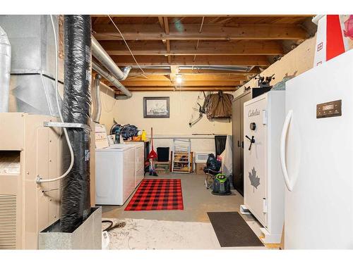 134-400 Silin Forest Road, Fort Mcmurray, AB - Indoor Photo Showing Laundry Room