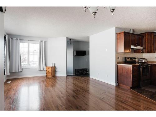 206 Carteret Drive, Fort Mcmurray, AB - Indoor Photo Showing Kitchen