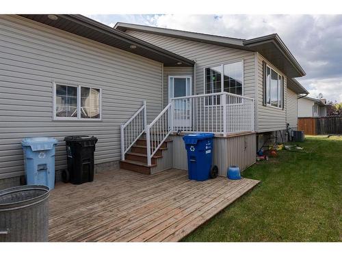 206 Carteret Drive, Fort Mcmurray, AB - Outdoor With Exterior