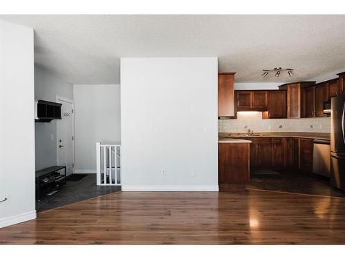 206 Carteret Drive, Fort Mcmurray, AB - Indoor Photo Showing Kitchen