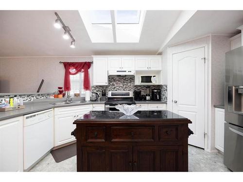 165 Mitchell Drive, Fort Mcmurray, AB - Indoor Photo Showing Kitchen