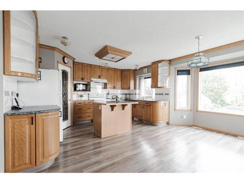 132 Westwood Drive, Fort Mcmurray, AB - Indoor Photo Showing Kitchen