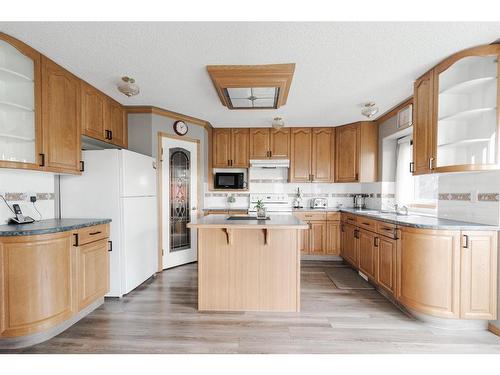 132 Westwood Drive, Fort Mcmurray, AB - Indoor Photo Showing Kitchen