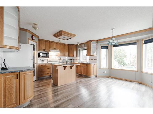 132 Westwood Drive, Fort Mcmurray, AB - Indoor Photo Showing Kitchen