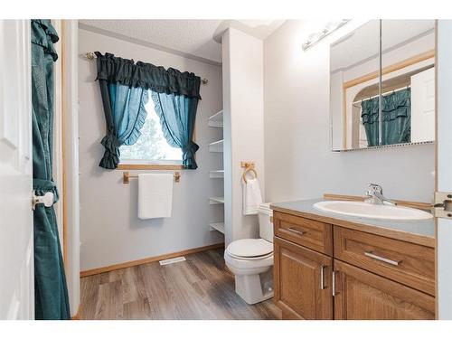 132 Westwood Drive, Fort Mcmurray, AB - Indoor Photo Showing Bathroom