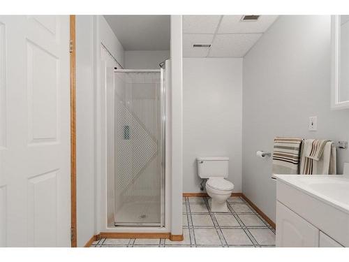 132 Westwood Drive, Fort Mcmurray, AB - Indoor Photo Showing Bathroom