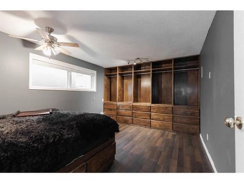 110 Leigh Crescent, Fort Mcmurray, AB - Indoor Photo Showing Bedroom