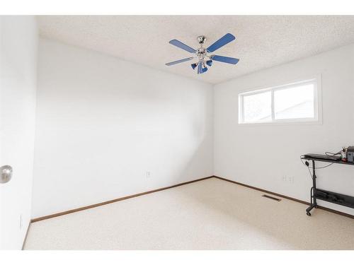 110 Leigh Crescent, Fort Mcmurray, AB - Indoor Photo Showing Other Room