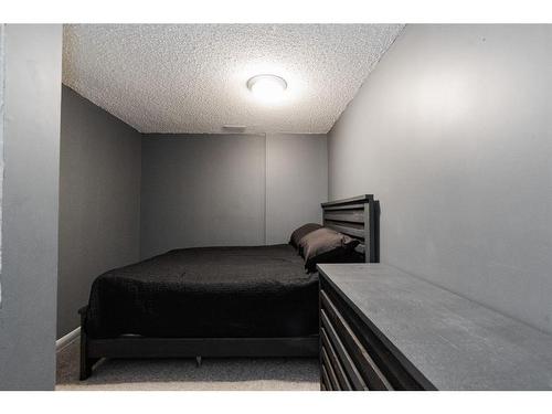 110 Leigh Crescent, Fort Mcmurray, AB - Indoor Photo Showing Bedroom